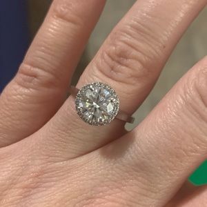 1.5 ct moissanite ring, plain shank w/halo